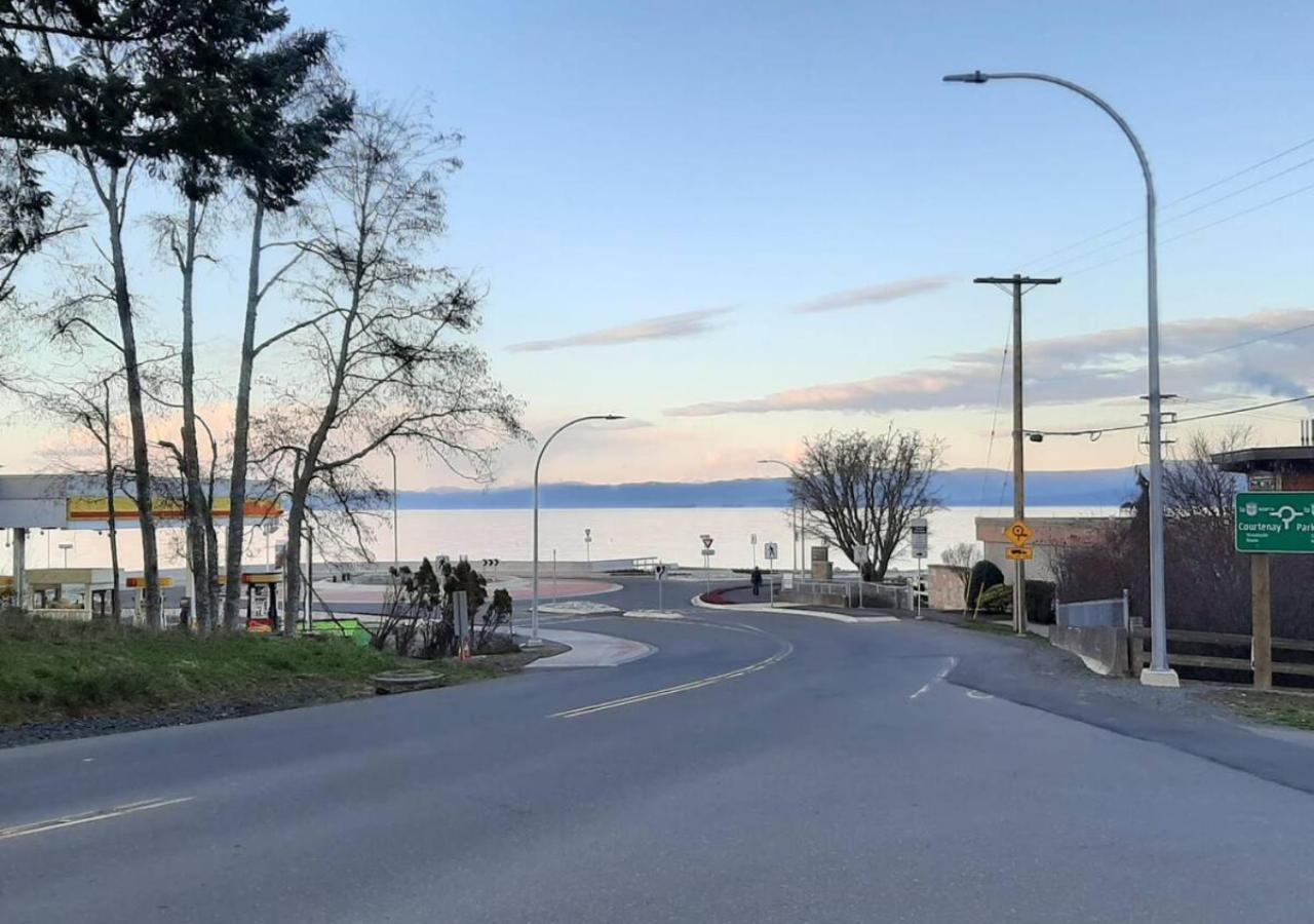 Oceanside Manor - Golf Course View Bed and Breakfast Qualicum Beach Εξωτερικό φωτογραφία