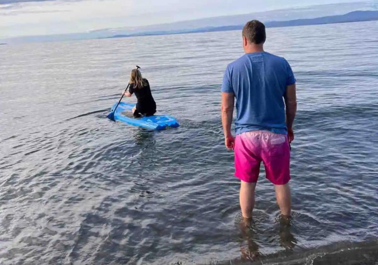 Oceanside Manor - Golf Course View Bed and Breakfast Qualicum Beach Εξωτερικό φωτογραφία