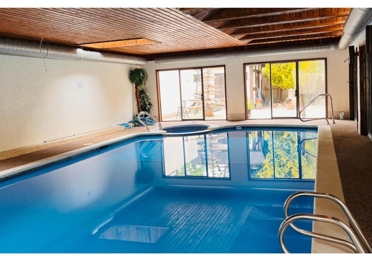 Oceanside Manor - Golf Course View Bed and Breakfast Qualicum Beach Εξωτερικό φωτογραφία